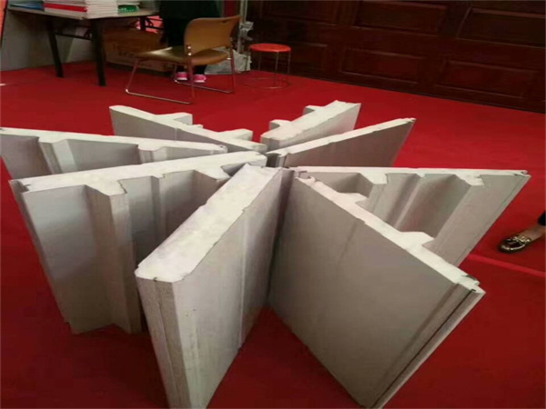 智能車(chē)庫(kù)門(mén)